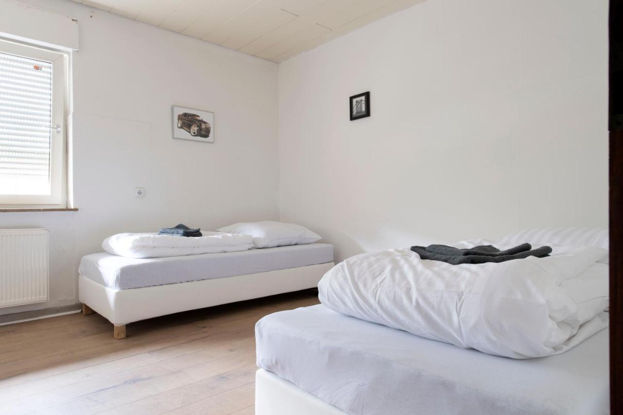 Workers Home- Central - 8 Single Box Spring Beds - Near Enschede Гронау Екстериор снимка