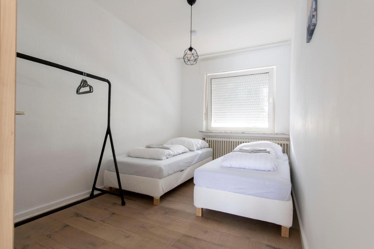 Workers Home- Central - 8 Single Box Spring Beds - Near Enschede Гронау Екстериор снимка